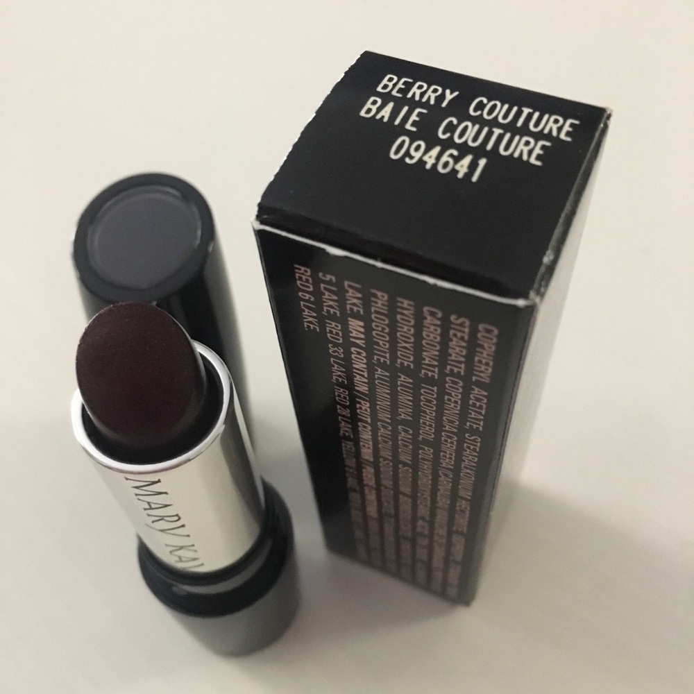 Semi-Shine Lipstick: Berry Couture